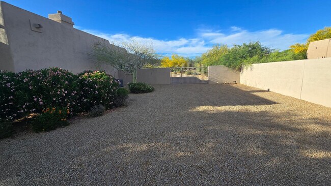 Building Photo - 4485 E Quail Brush Rd