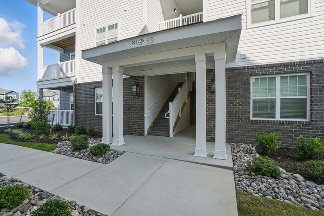 Building Photo - 1728 Vankar Dr