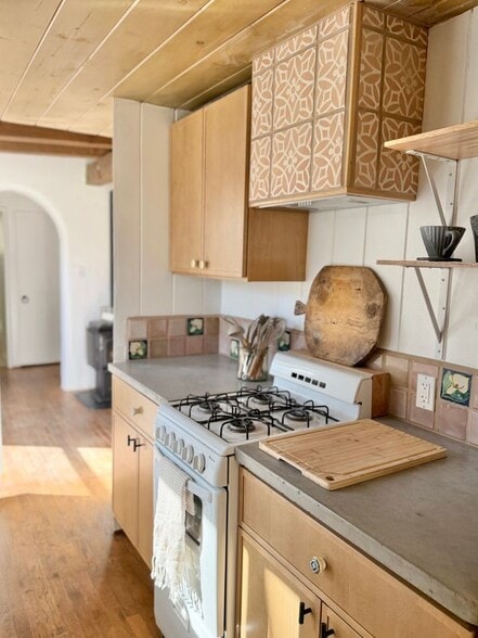 Building Photo - 408 Liebert St