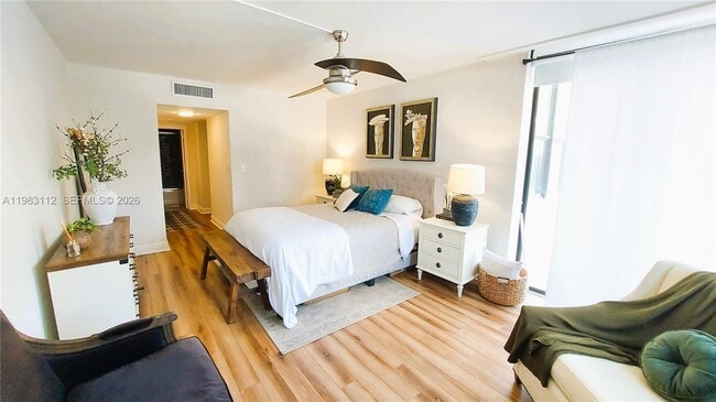 Building Photo - 3375 N Country Club Dr