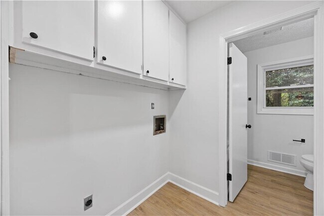 Building Photo - 1517 Colony E Cir