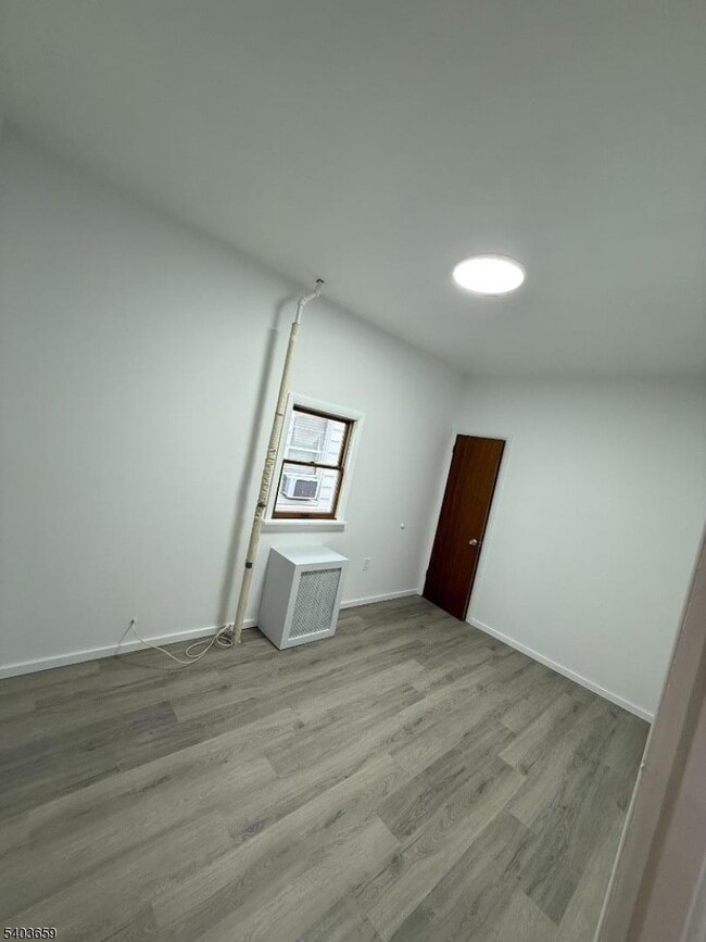 Building Photo - 740 Van Buren Ave