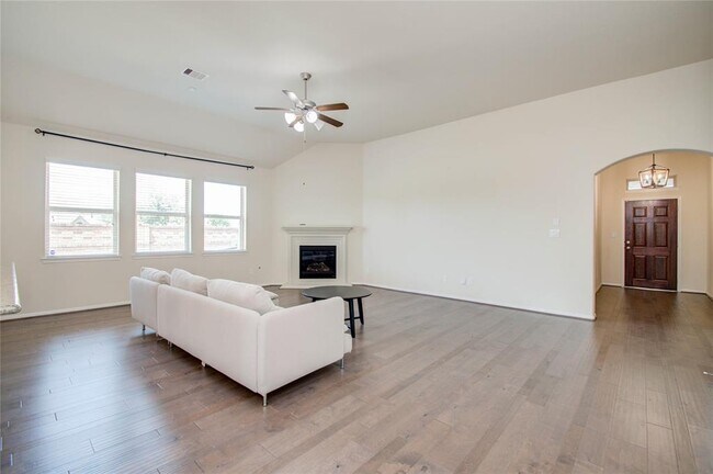 Building Photo - 24019 Via Viale Dr