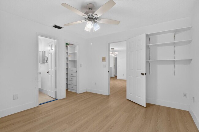 Building Photo - 7087 NW 78th Pl