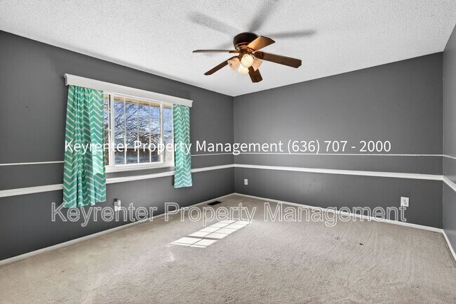 Building Photo - 971 Whispering Ridge Ln