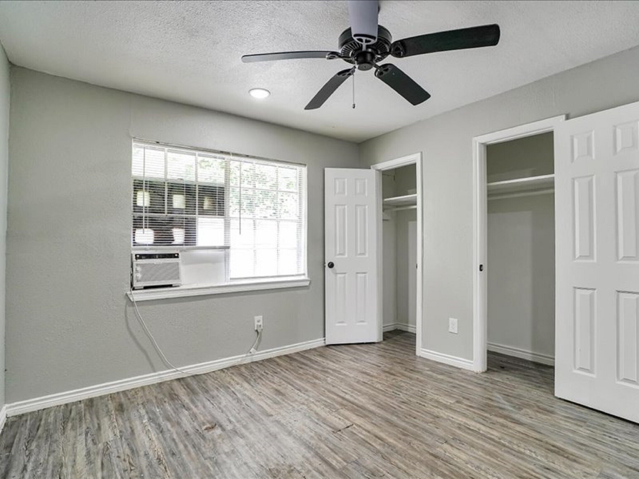 Building Photo - 5175 Lavender St
