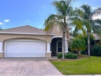 Building Photo - 1215 Clubhouse Dr