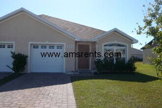 Building Photo - Albatross Dr-539