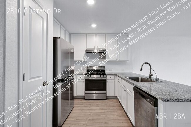 Building Photo - 2810 Gustavo Dr