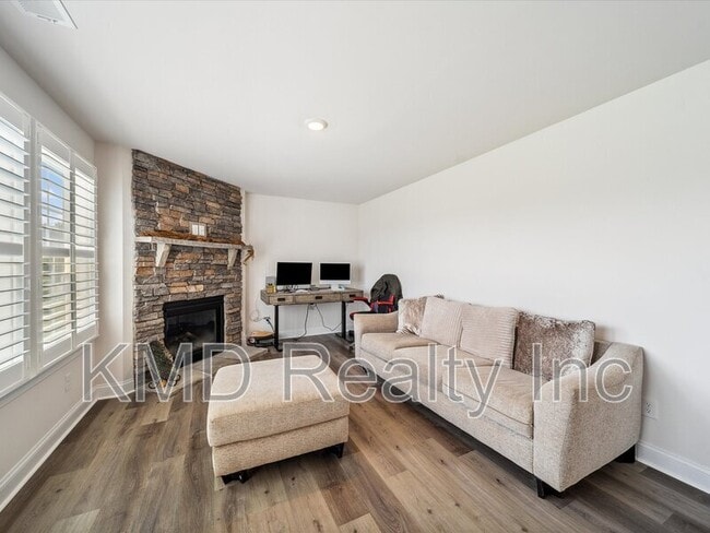 Building Photo - 6112 Willow Pin Ln