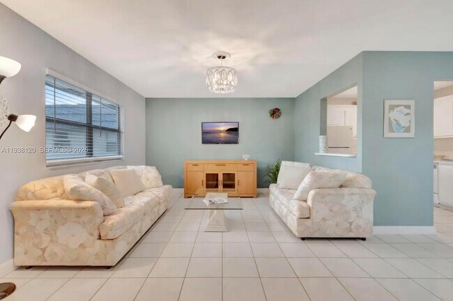 Building Photo - 191 Tuscany C