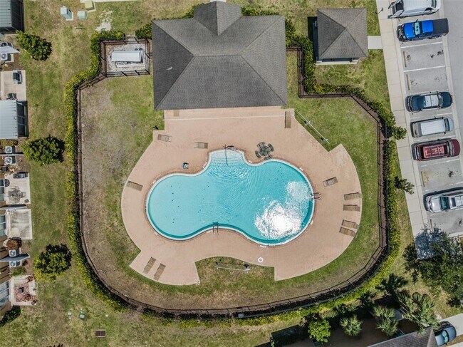 Building Photo - 7012 Holly Heath Dr