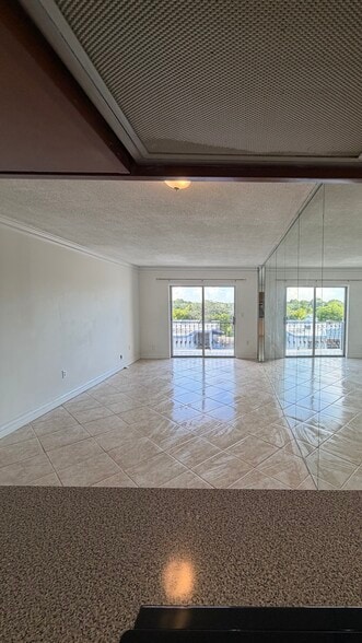 Building Photo - 3181 SW 13th St