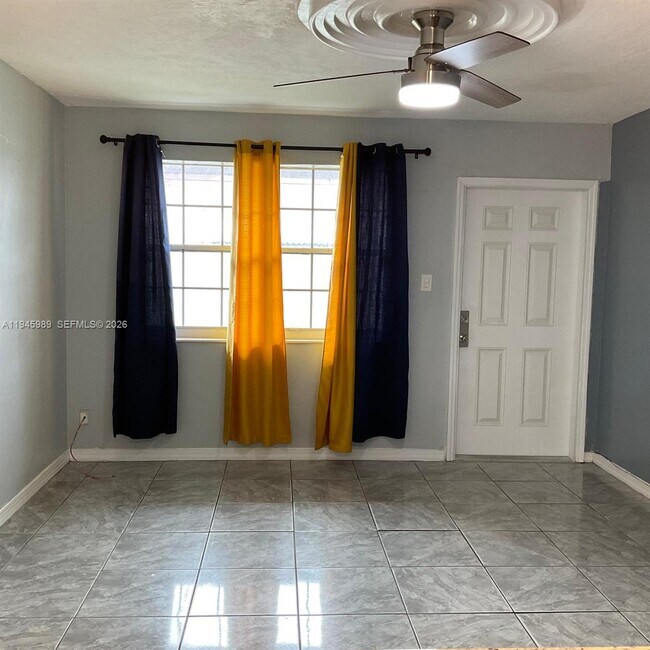 Building Photo - 337 Phippen Waiters Rd