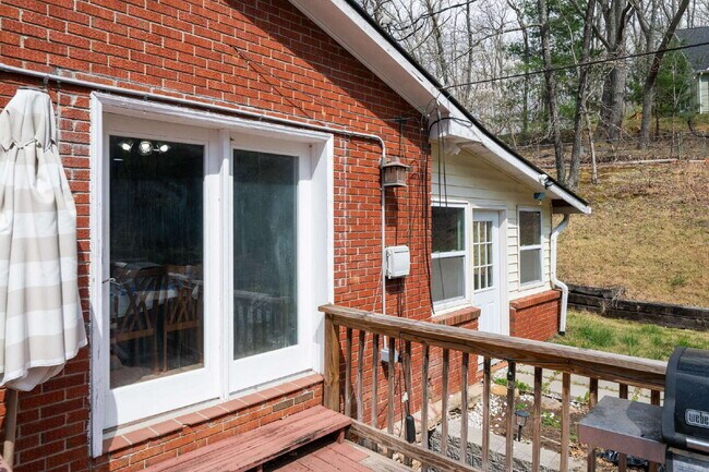 Building Photo - Fairview Retreat | 3BR/3BA with Finished Basement, 2-Car Garage & Private Yard — 17 Min to Asheville