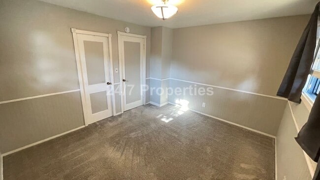 Building Photo - Charming 2 BD | 1 BA Home w/ Large Backyar...