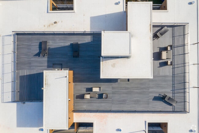 Roof Deck - 438 Memphis St