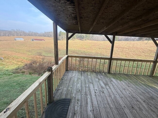 Building Photo - 585 Pleasant Hill Rd