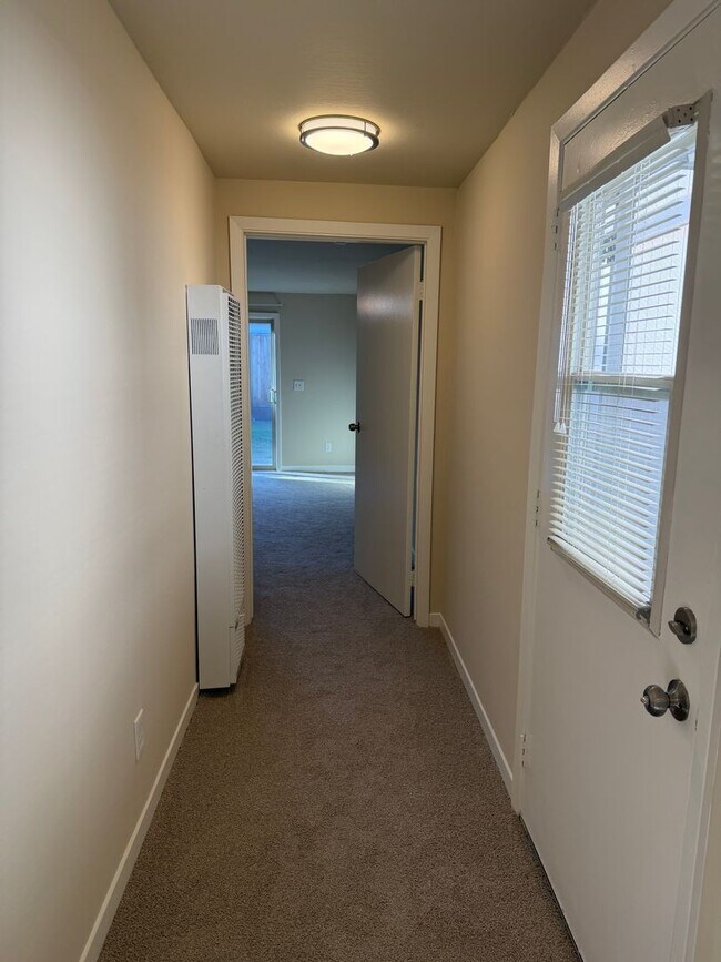 Building Photo - VAL1172