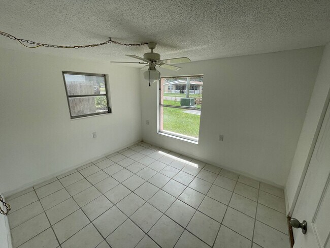 Building Photo - 5321 Avery Rd