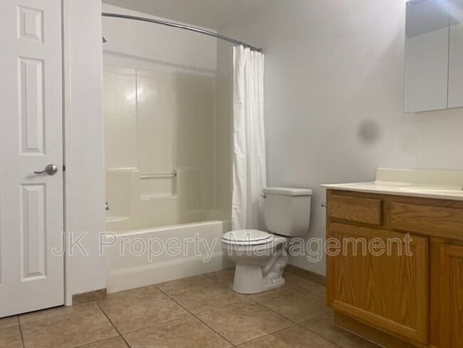 Building Photo - 5000 4th Ave N