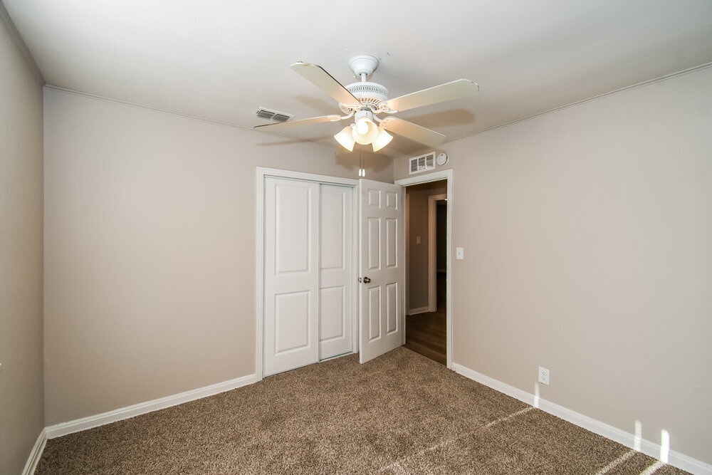 Building Photo - 5405 Sharon Terrace