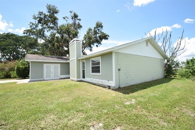 Building Photo - 1204 Honeytree Ln W