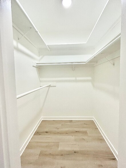 Building Photo - 1849 S Bentley Ave