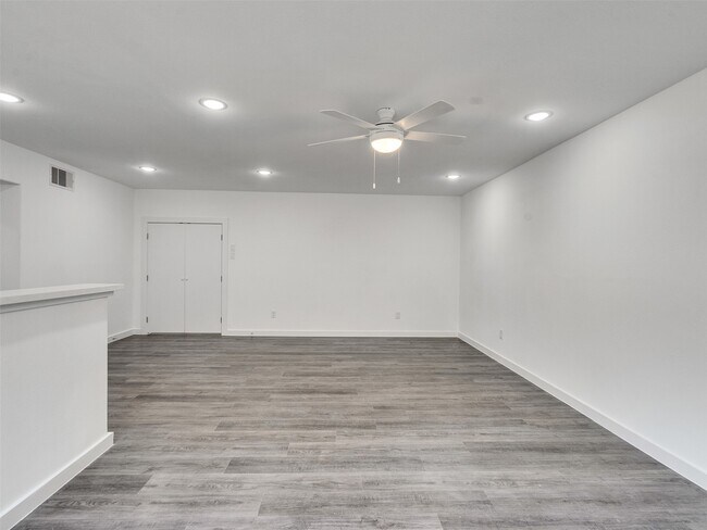 Building Photo - 6742 Madrid St