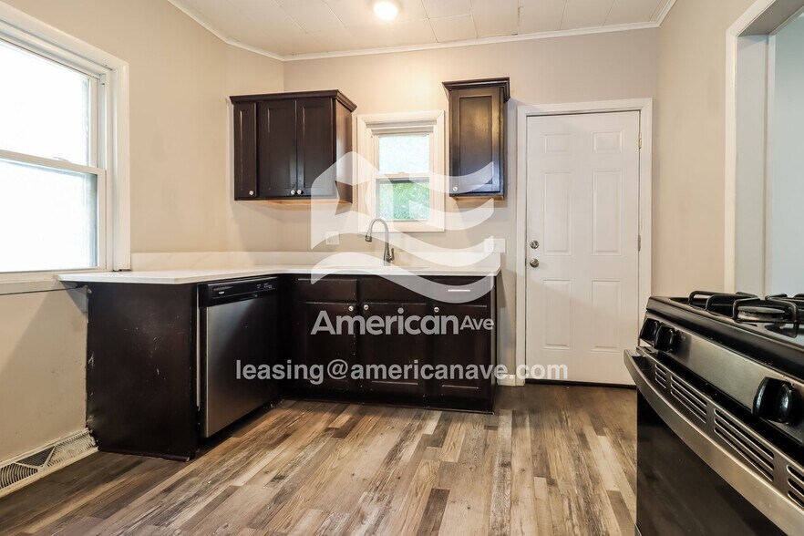 Building Photo - 617 Nicholas St