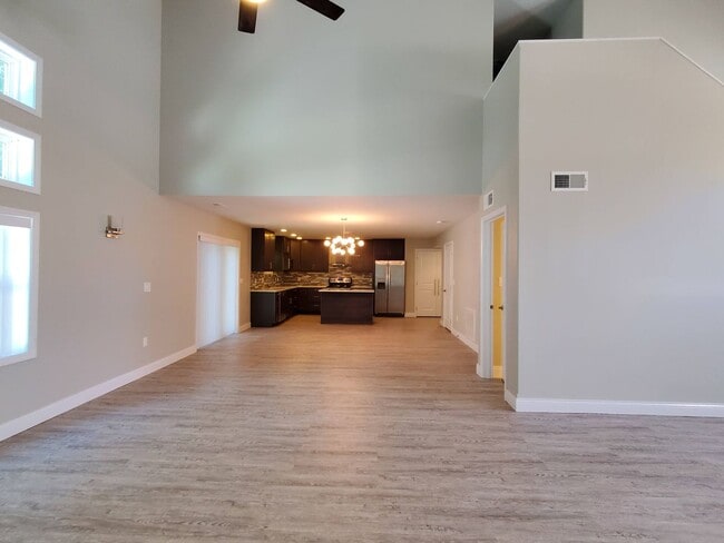 Building Photo - Extraordinary Townhome in Carbondale's South West