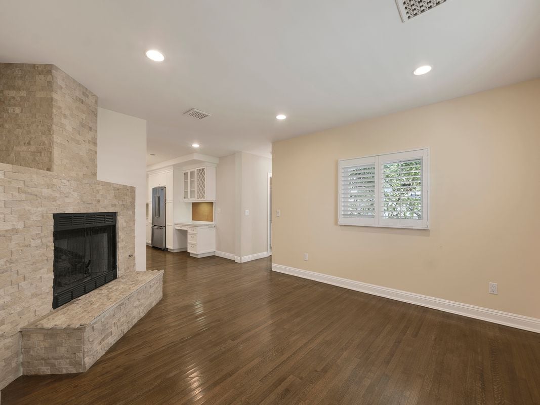 Building Photo - 4231 Stern