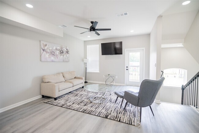 Building Photo - 2519 Washington St