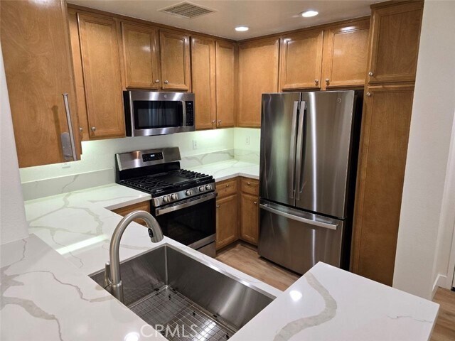 Building Photo - 48 Vermillion