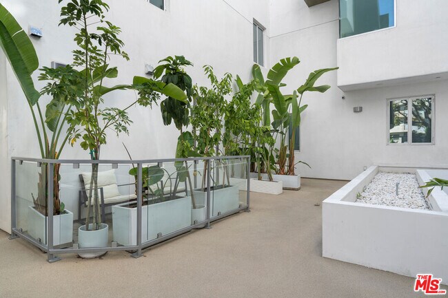 Building Photo - 507 Orlando Ave