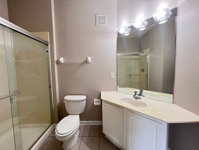 Building Photo - Great Apartment for rent!