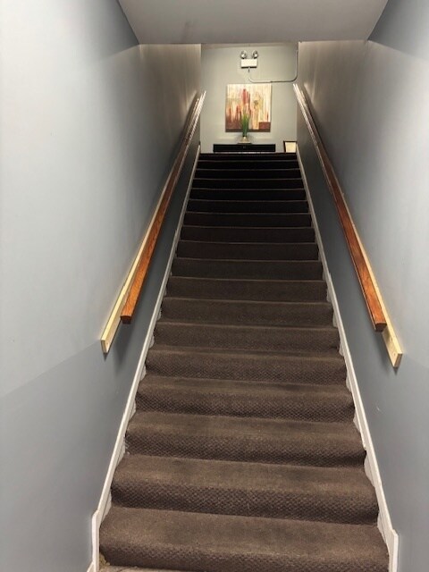 Building Photo - 1500 E 73rd St