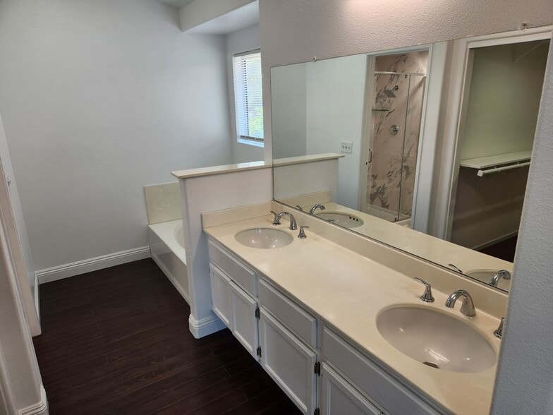 Building Photo - 13079 Winterpark Way
