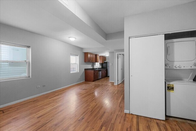 Building Photo - 1464 W Ohio St