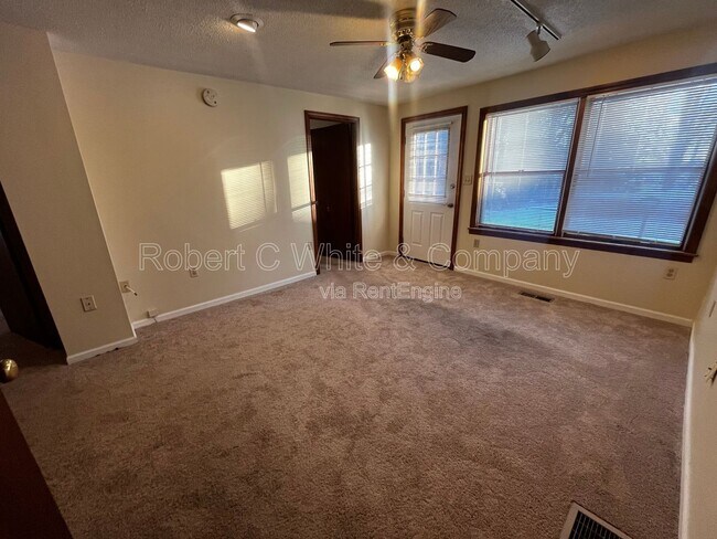 Building Photo - 92 Water St