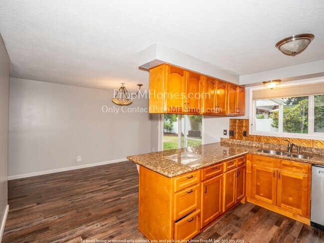 Building Photo - Charming Three Bedroom Ranch In Oak Grove w/ Lawn Care Included!