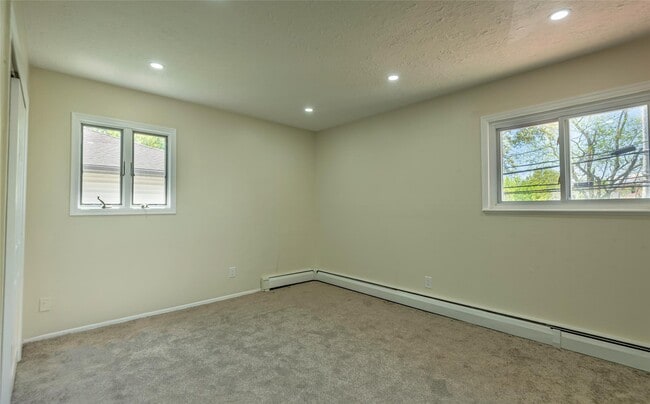 Building Photo - 2515 S Seamans Neck Rd