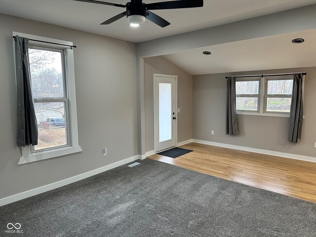 Building Photo - 310 S Nebraska St