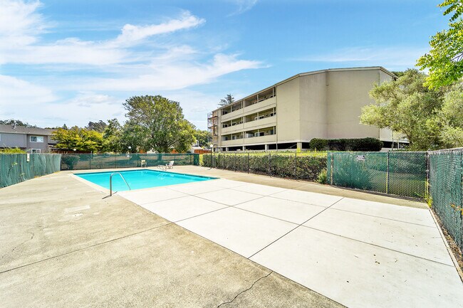 Building Photo - 1453 Neotomas Ave