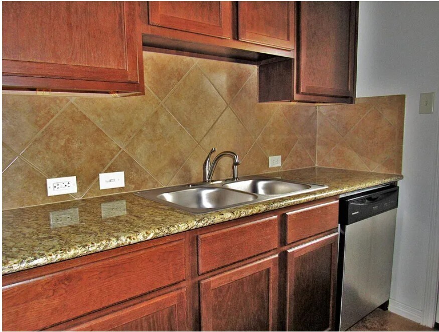 Building Photo - 608 Karey Dr