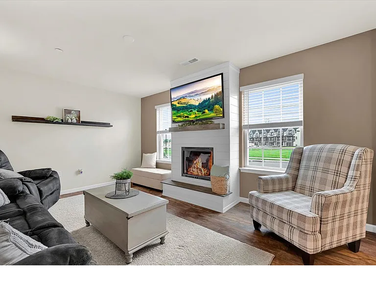 Building Photo - 858 Byler Cir