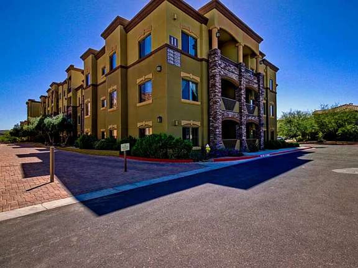 Building Photo - 5450 E Deer Valley Dr