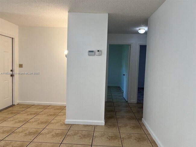 Building Photo - 432 NW 23rd Pl