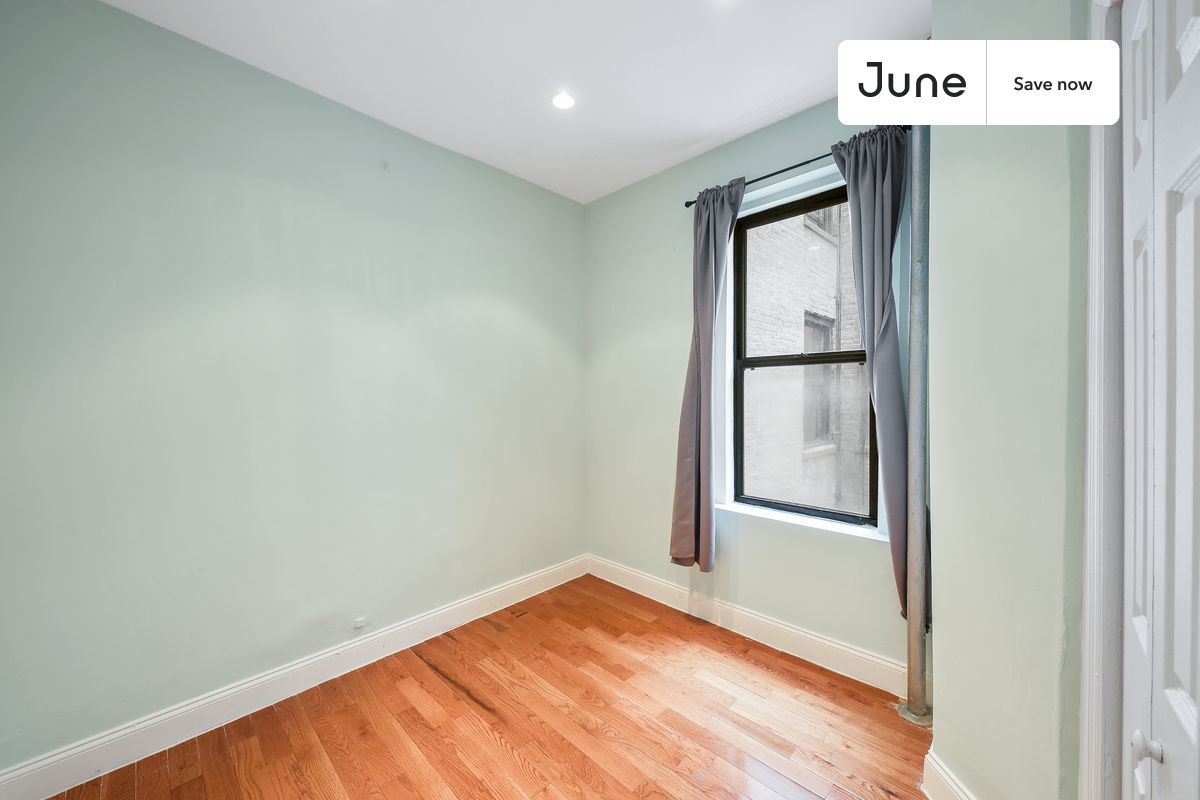 Building Photo - 23 E 109th St