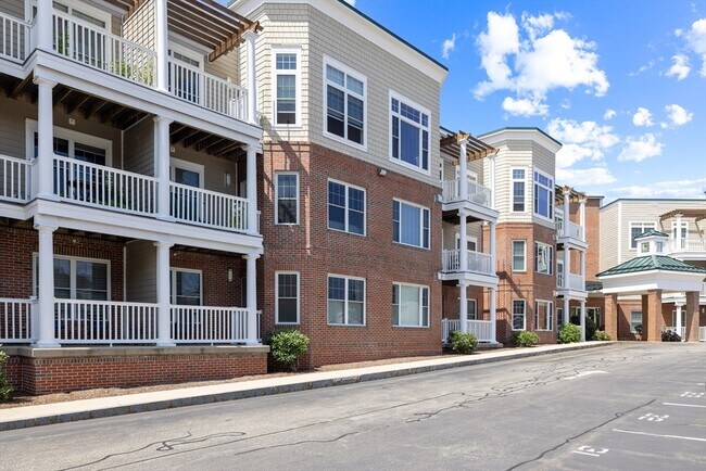 Building Photo - 855 Main St